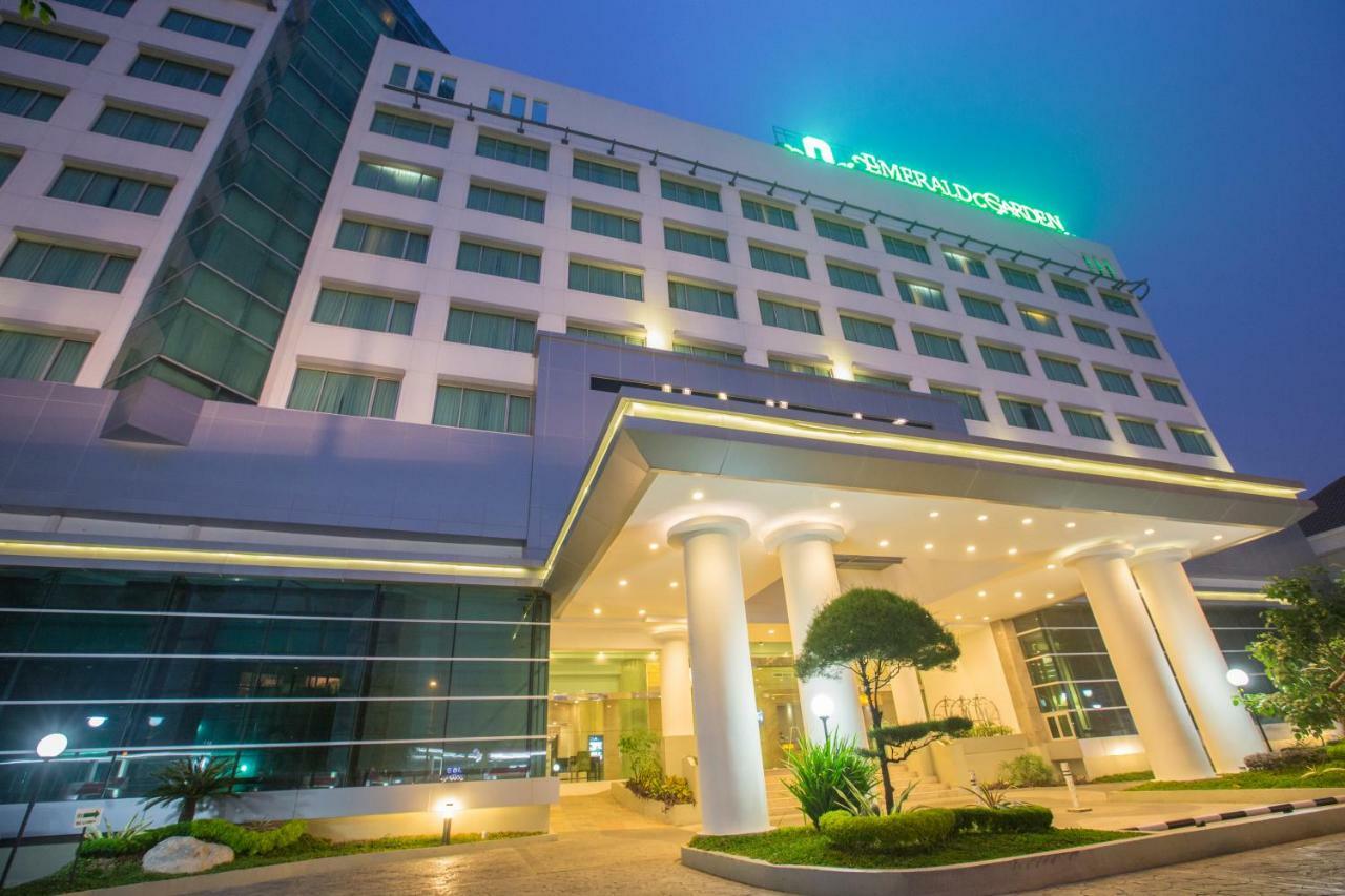 Emerald Garden International Hotel Medan Exteriér fotografie